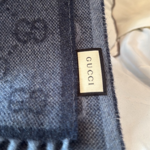 Gucci Sherry Line Scarf with Tags Unisex - Picture 3 of 4